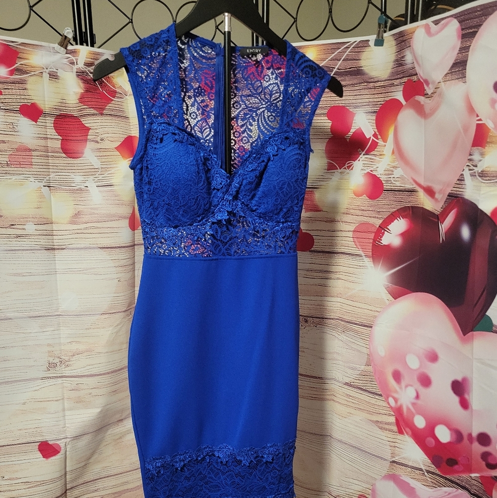 Elegant Blue Lace Dress